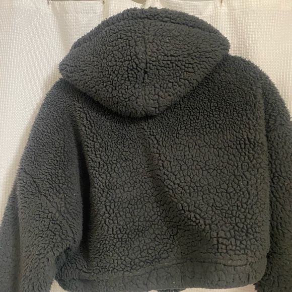 Faux fur zippered cropped jacket - Picture 3 of 8